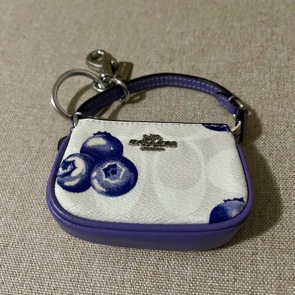 Mini Coach Nolita keychain - Picture 2 of 4